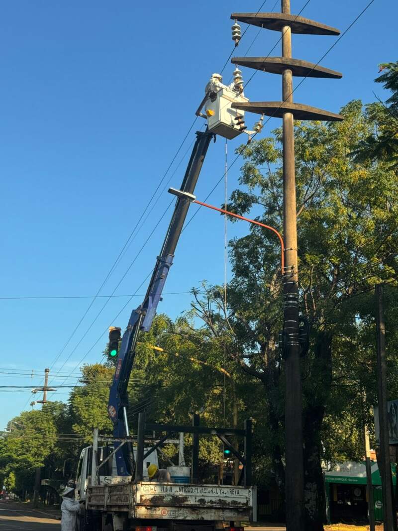 Importante trabajo en infraestructura eléctrica en el Oeste posadeño 3 Importante trabajo en infraestructura eléctrica en el Oeste posadeño imagen-2