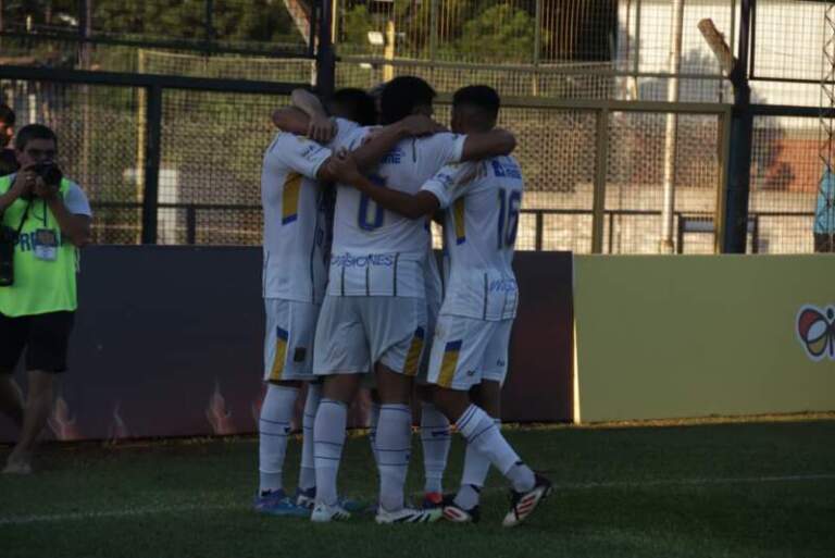 Fútbol: victoria de Mitre sobre Boca Unidos imagen-19