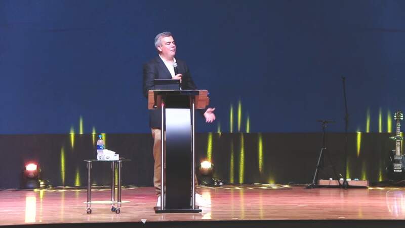 Gritar para salir: del pozo de la desesperación a una fe que no se rinde imagen-2