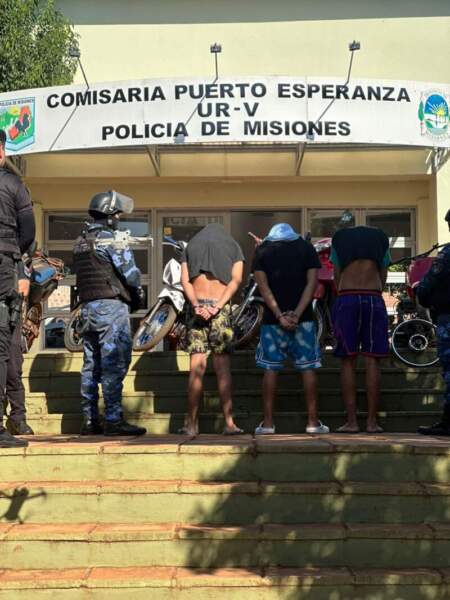 Se filmaban realizando maniobras peligrosas con motos robadas: secuestraron vehículos y detuvieron a tres implicados en Puerto Esperanza imagen-11