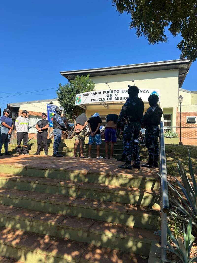 Se filmaban realizando maniobras peligrosas con motos robadas: secuestraron vehículos y detuvieron a tres implicados en Puerto Esperanza imagen-4