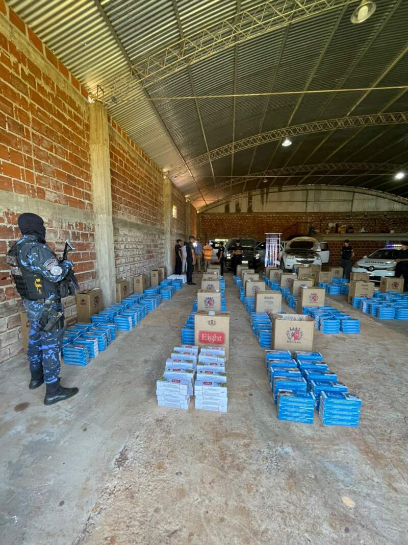 Tres detenidos y la megaincautación de casi $100 millones en contrabando en un operativo de la Policía de Misiones imagen-7