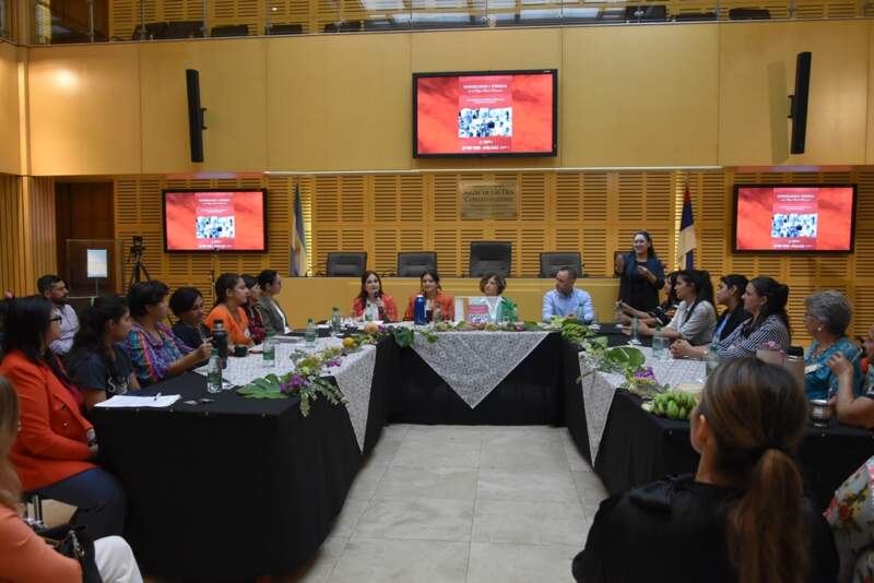La Legislatura fue escenario de la presentación de un libro que visibiliza el rol de la mujer rural misionera imagen-5