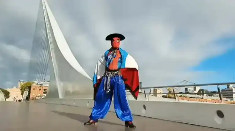 El Gaucho Araña cruzó fronteras: el artista misionero participó de una acción global de Sony y recibió reconocimiento de Tom Holland imagen-34