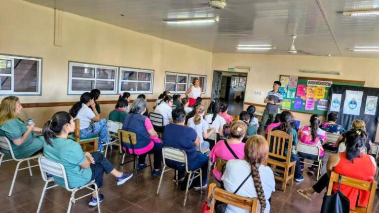 En el Mes de la Mujer, realizaron en Posadas un taller de salud sexual y reproductiva destinado a mujeres, adolescentes y familias de la Escuela Especial N.º 1 imagen-6