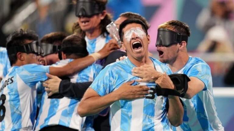 Fútbol: Mario Ríos campeón con los Murciélagos Fútbol: Mario Ríos campeón con los Murciélagos imagen-32