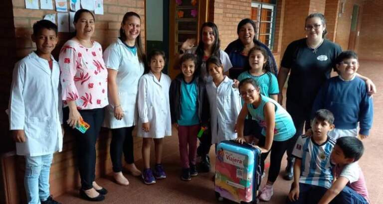 Biblioteca Pública De Las Misiones: La Valija Viajera recorre Eldorado y acerca libros a barrios y escuelas imagen-33