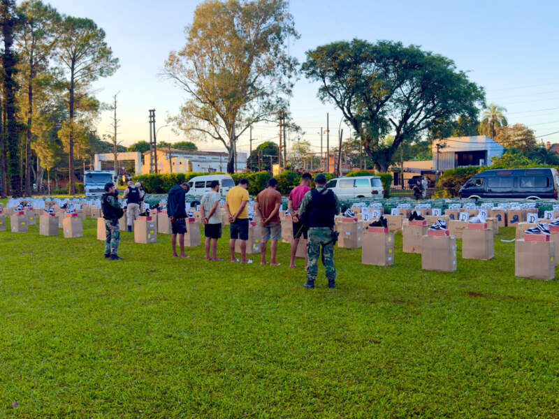 Prefectura incautó en Misiones mercadería de contrabando por casi $500 millones 3 Prefectura incautó en Misiones mercadería de contrabando por casi $500 millones imagen-2