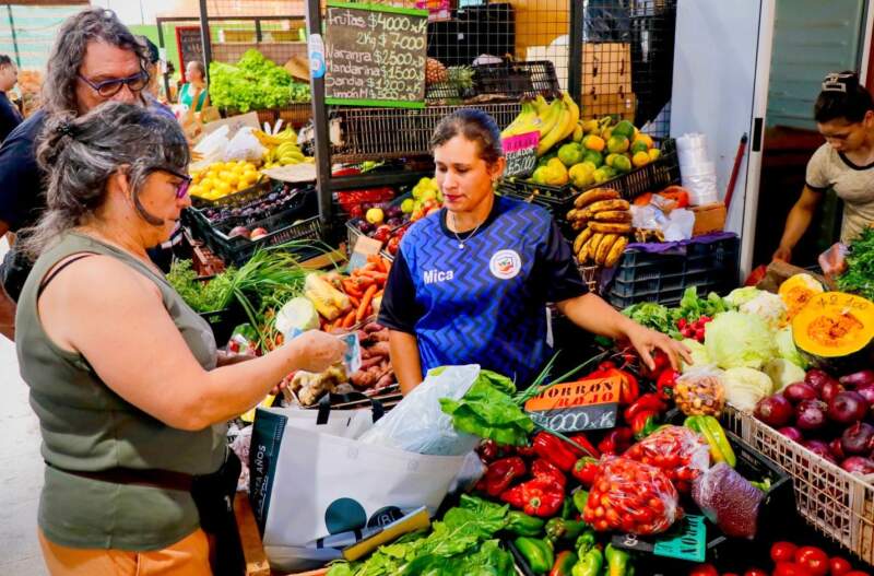 El Mercado Concentrador realizó su Primer "Sábado Cultural" con producción local, música y comunidad imagen-8
