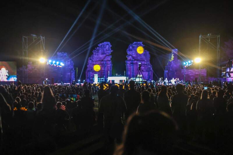 Passalacqua participó junto a una nutrida concurrencia de fieles en la emotiva Misa Popular de las Misiones en San Ignacio imagen-2