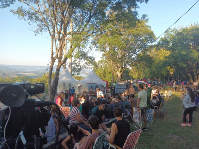 Fe y Tradición en las Alturas: Cientos de Peregrinos se Reúnen en el Cerro Monje imagen-4