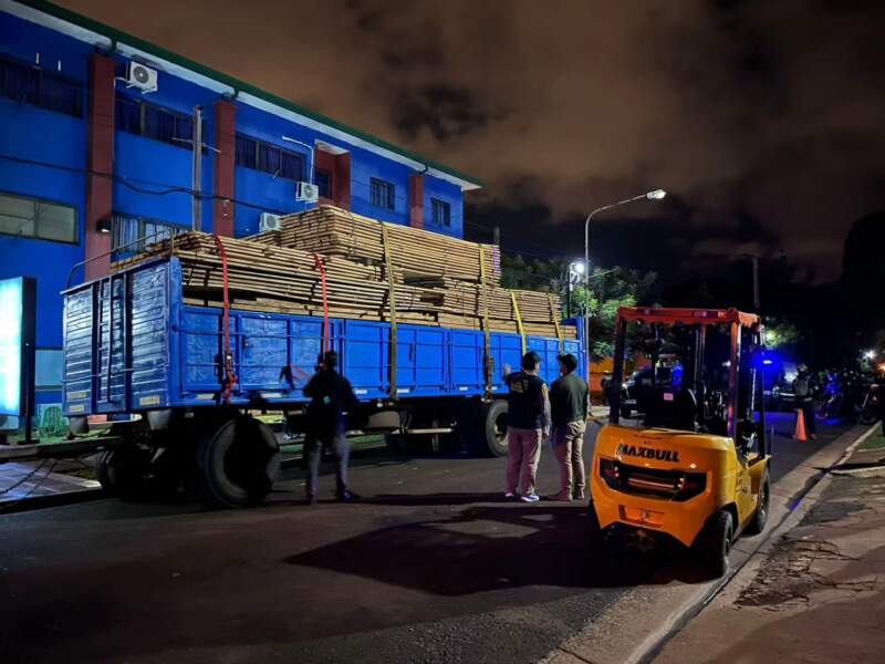 La Policía secuestró un camión cargado con más de 2 toneladas de droga imagen-15