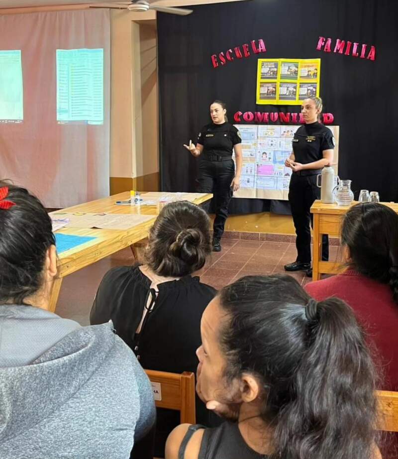 Prevención escolar: La Policía de Misiones refuerza su sistema integral ante nuevas dinámicas digitales imagen-8