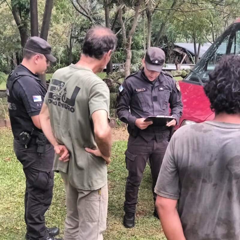 Envío de audios con amenazas a directivo, mensajes intimidatorios y arma de fuego en colegios: cómo fue al abordaje para la seguridad en las escuelas imagen-4