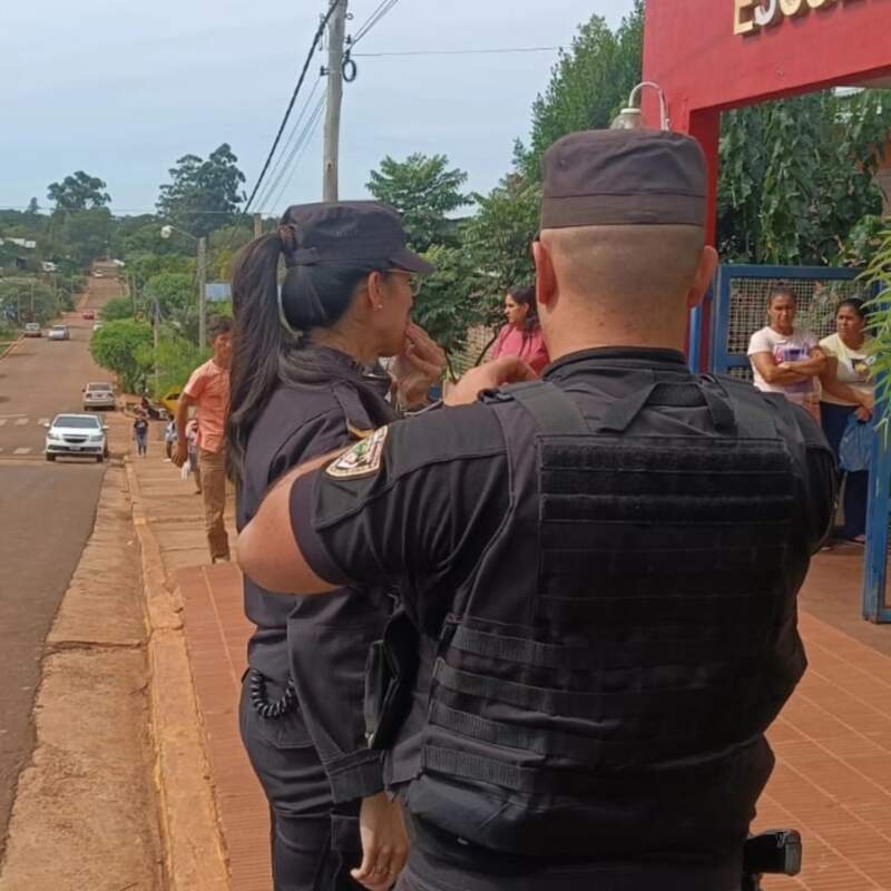 Envío de audios con amenazas a directivo, mensajes intimidatorios y arma de fuego en colegios: cómo fue al abordaje para la seguridad en las escuelas imagen-26