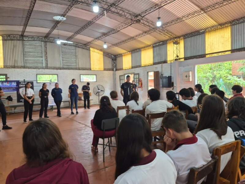 Prevención escolar: La Policía de Misiones refuerza su sistema integral ante nuevas dinámicas digitales imagen-14