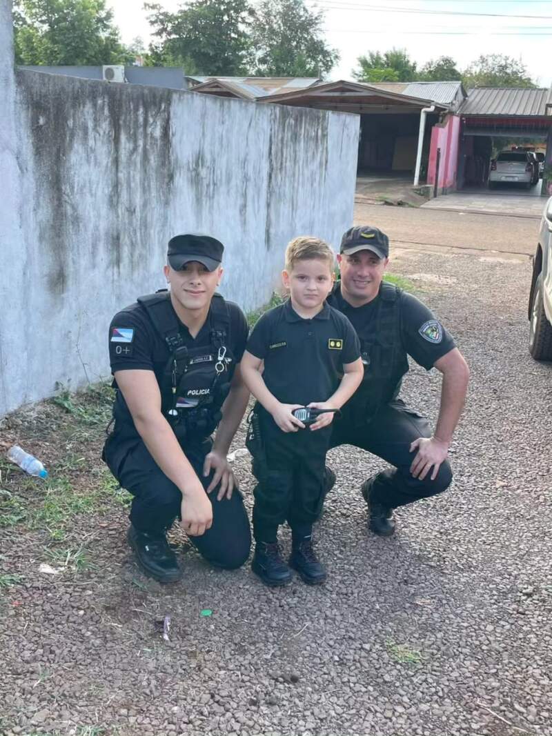 Benjamín cumplió 5 años y su sueño: celebrar con la Policía que tanto admira imagen-6