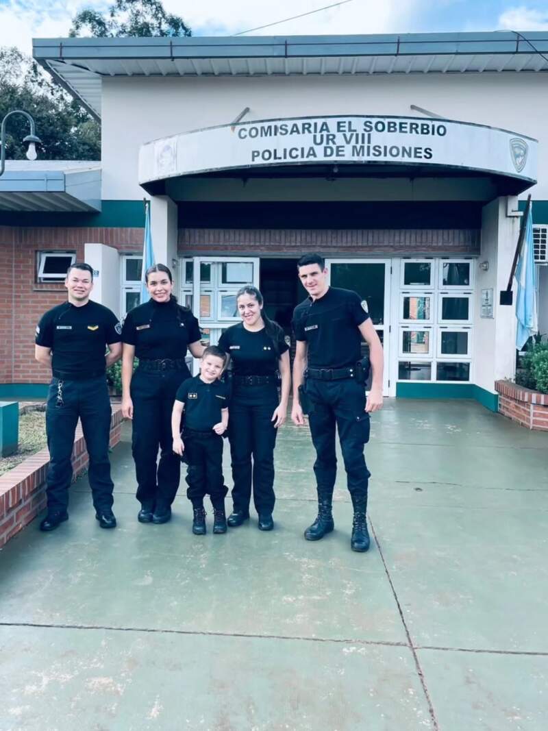 Benjamín cumplió 5 años y su sueño: celebrar con la Policía que tanto admira imagen-4