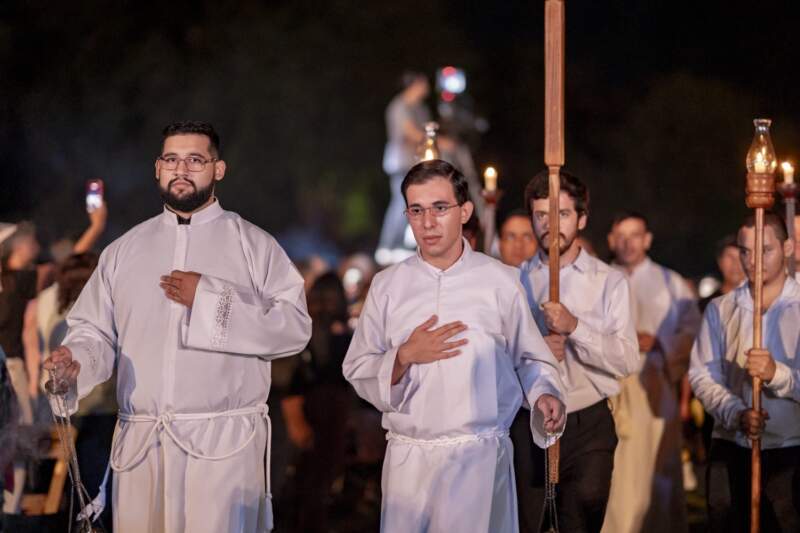 Passalacqua participó junto a una nutrida concurrencia de fieles en la emotiva Misa Popular de las Misiones en San Ignacio imagen-20