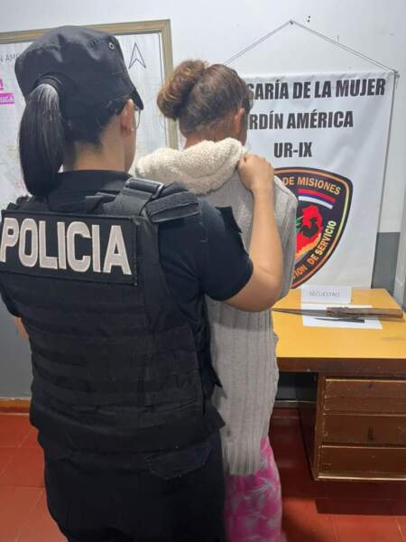 Jardín América: Detuvieron a una mujer por apuñalar a su pareja imagen-11