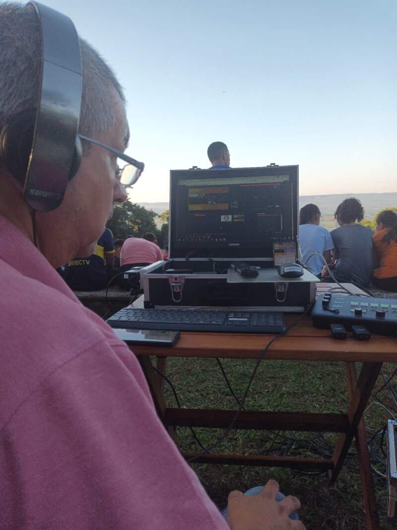 Fe y Tradición en las Alturas: Cientos de Peregrinos se Reúnen en el Cerro Monje imagen-2