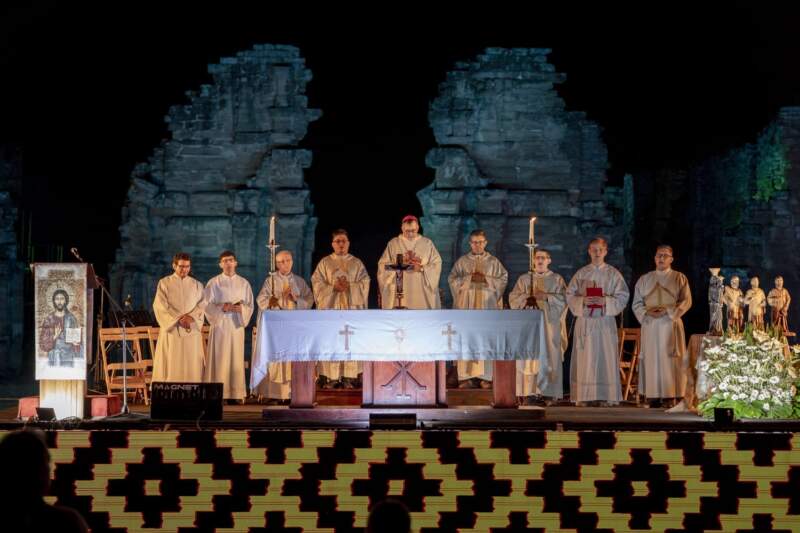 Passalacqua participó junto a una nutrida concurrencia de fieles en la emotiva Misa Popular de las Misiones en San Ignacio imagen-13