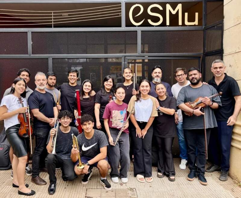 Estudiantes de la Escuela Superior de Música se integran a la Orquesta Folklórica en un convenio que une formación académica y práctica profesional imagen-12