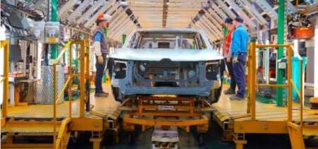 La economía sufrió un freno en febrero y la industria volvió a ser el sector más golpeado, con caídas de hasta 11% imagen-11