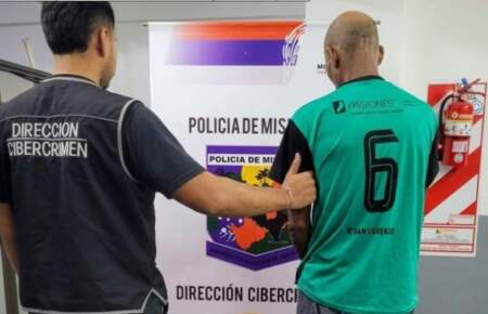 El “Rapais” cayó por el robo de iPhones en una empresa de Posadas: la Policía recuperó equipos y lo detuvo El “Rapais” cayó por el robo de iPhones en una empresa de Posadas: la Policía recuperó equipos y lo detuvo imagen-4