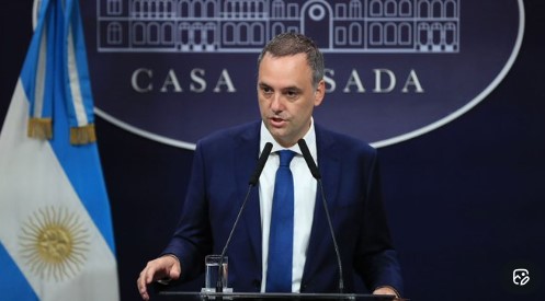 La Justicia confirmó que Manuel Adorni viajó a Aruba junto a toda su familia imagen-11