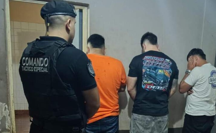 Detuvieron a tres hombres tras disturbios y agresión a un policía en el Autódromo de Posadas imagen-11