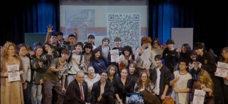 Con QR y lenguaje claro, la Constitución misionera busca meterse en el celular de los estudiantes imagen-6