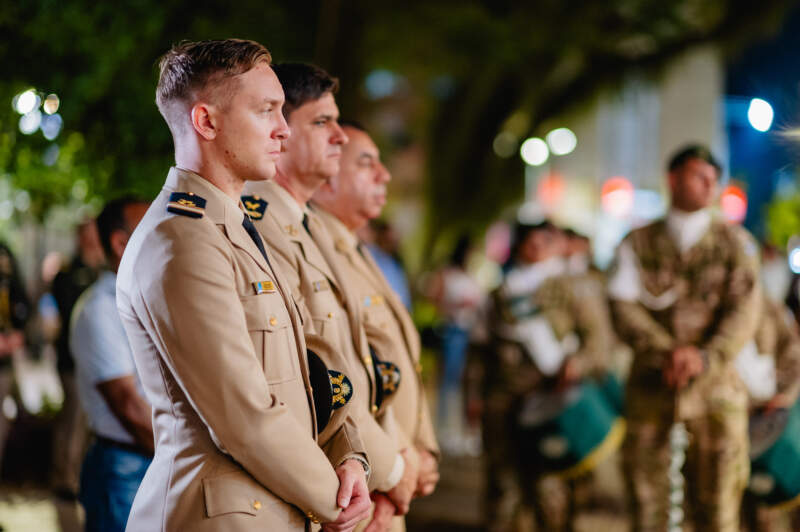 Malvinas, 44 años después: la vigilia en Posadas volvió a poner en debate la memoria, las heridas y el sentido de la guerra imagen-19