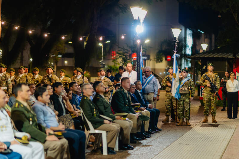 Malvinas, 44 años después: la vigilia en Posadas volvió a poner en debate la memoria, las heridas y el sentido de la guerra imagen-15