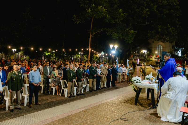 Malvinas, 44 años después: la vigilia en Posadas volvió a poner en debate la memoria, las heridas y el sentido de la guerra imagen-11