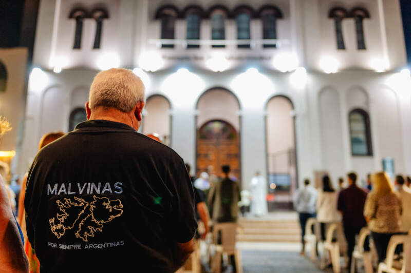 Malvinas, 44 años después: la vigilia en Posadas volvió a poner en debate la memoria, las heridas y el sentido de la guerra imagen-9
