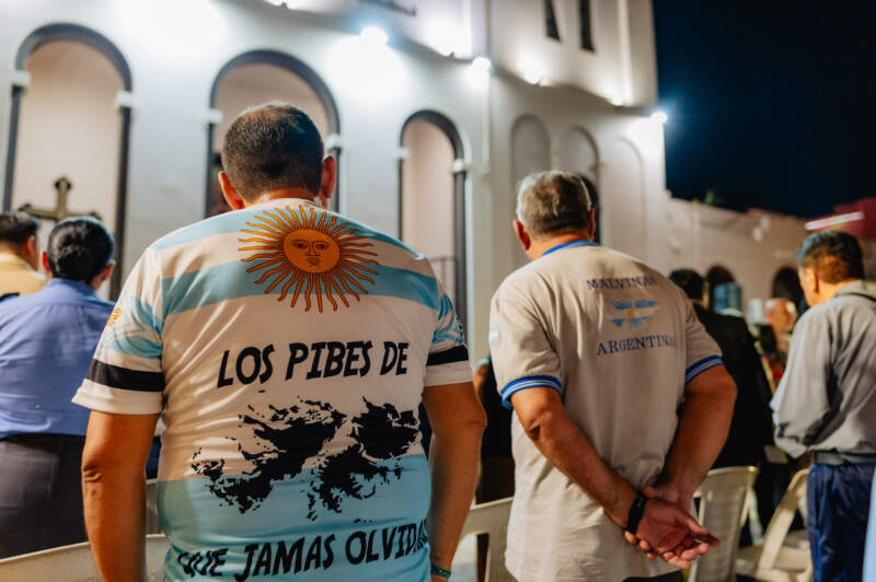 Malvinas, 44 años después: la vigilia en Posadas volvió a poner en debate la memoria, las heridas y el sentido de la guerra imagen-3