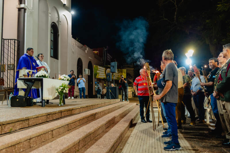 Malvinas, 44 años después: la vigilia en Posadas volvió a poner en debate la memoria, las heridas y el sentido de la guerra imagen-1