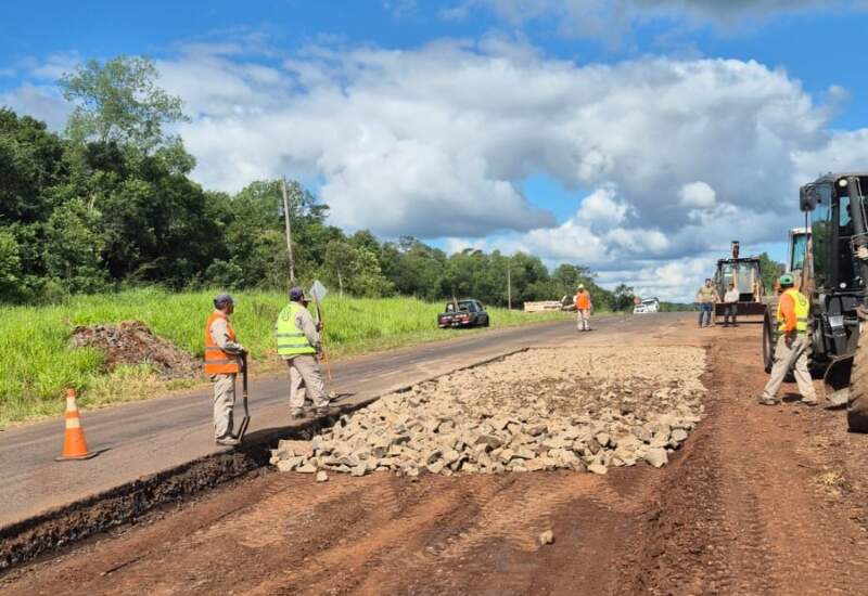 Avanzan las obras de mejora sobre la Ruta Provincial N° 4 y el puente del arroyo Tigre imagen-2