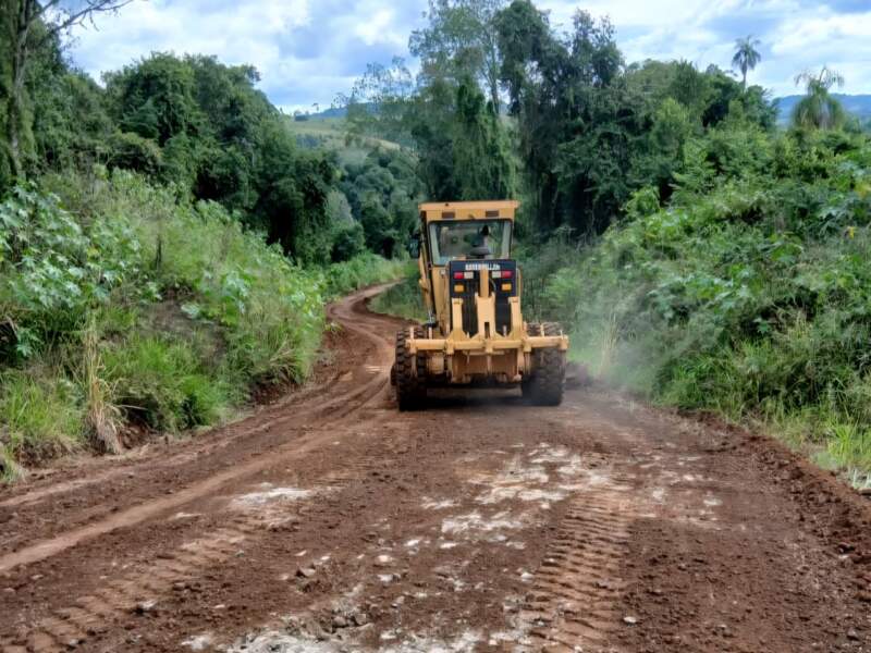 Vialidad de Misiones despliega más de 20 frentes de obra en rutas terradas en toda la provincia imagen-6