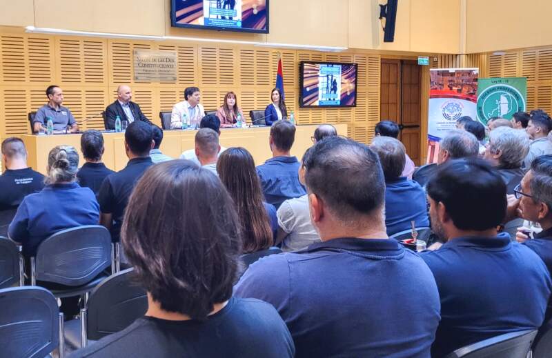 Seguridad laboral en foco: la Legislatura reunió a Nación, Provincia y profesionales para reducir la siniestralidad en el sector eléctrico imagen-12