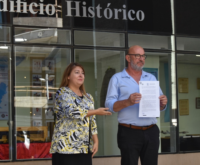 La Legislatura inauguró una muestra que rinde homenaje a los héroes misioneros de Malvinas 12 La Legislatura inauguró una muestra que rinde homenaje a los héroes misioneros de Malvinas imagen-11