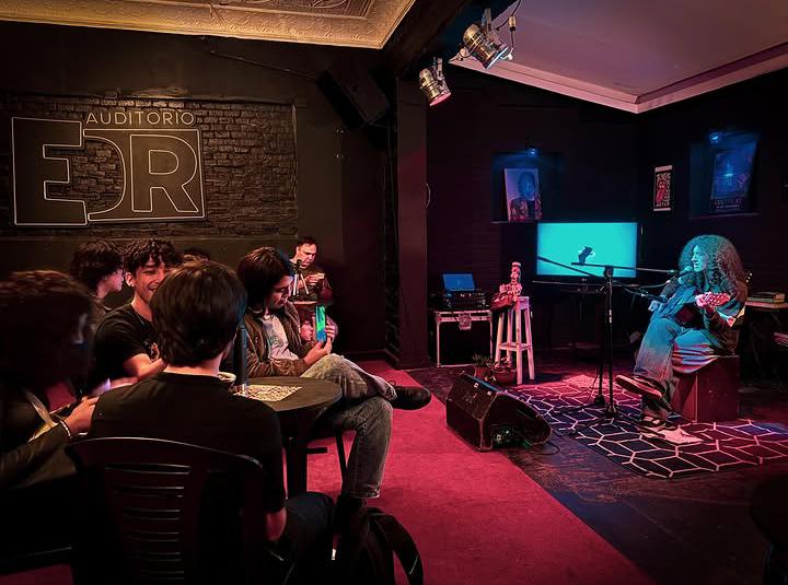 Una noche para sentir el arte: música, poesía y pintura en vivo en un festival único imagen-13