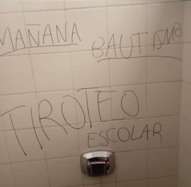 Amenaza de tiroteo en una escuela de Posadas activa protocolos, intervención policial y presentaciones judiciales Amenaza de tiroteo en una escuela de Posadas activa protocolos, intervención policial y presentaciones judiciales imagen-43