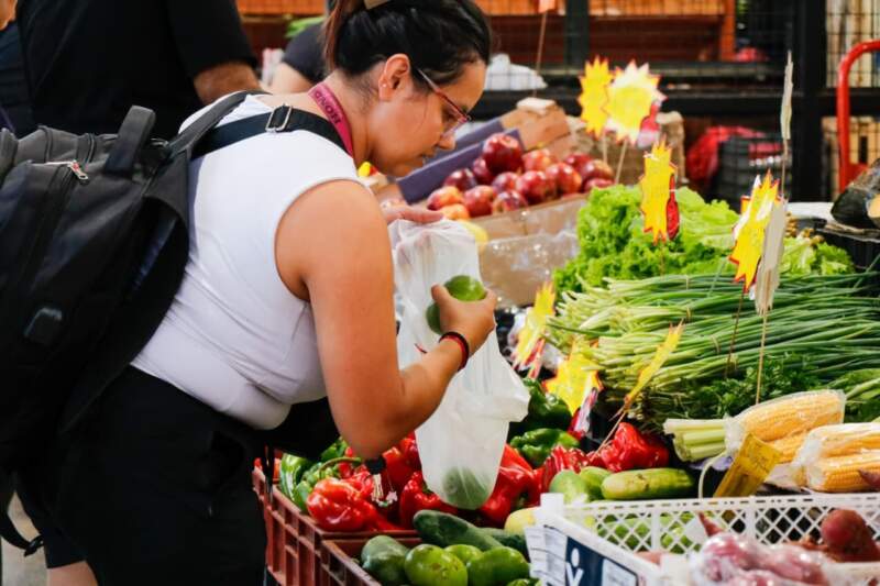 El Mercado Concentrador realizó su Primer "Sábado Cultural" con producción local, música y comunidad imagen-14