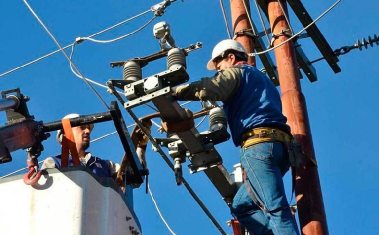 Arranca en Posadas un operativo integral para reforzar la infraestructura eléctrica antes de la temporada de tormentas Arranca en Posadas un operativo integral para reforzar la infraestructura eléctrica antes de la temporada de tormentas imagen-23