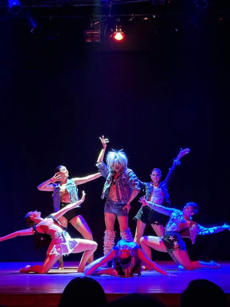 “Encantos: entre pinceladas” llega a la sala Mandové Pedrozo imagen-21