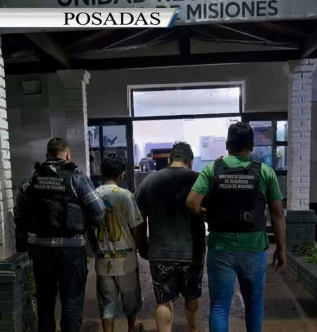 Robaron una moto en una estación de servicio y cayeron en el anillo digital del 911: dos delincuentes detenidos en Posadas imagen-11