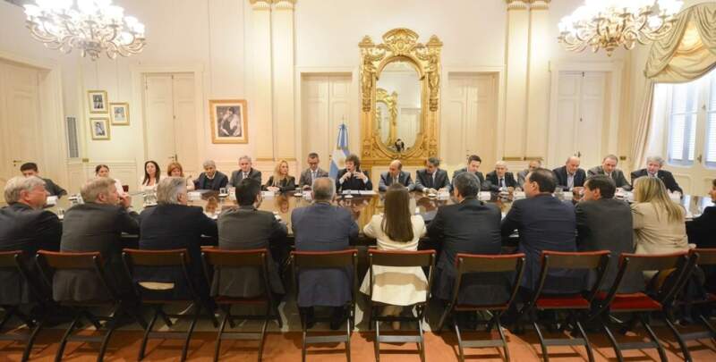 IVA y Ganancias sin repunte: la recaudación clave de la coparticipación se estanca y crece la tensión con las provincias imagen-14