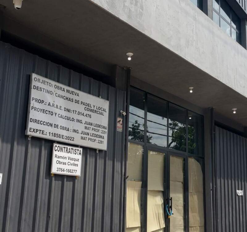 Sin habilitación y con cartel de obra: así operaba la cancha de pádel que fue clausurada en Posadas imagen-13